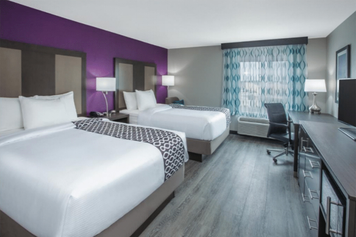 standard 2 bed queen room inside La Quinta Inn and Suites