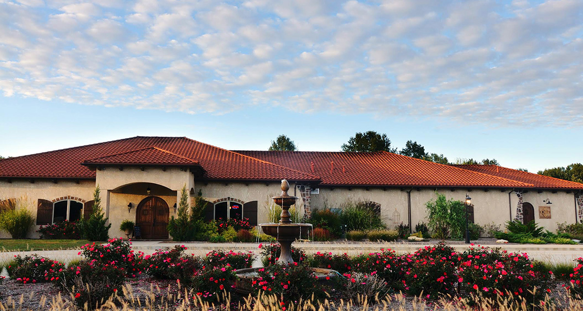 Outdoor, scenic, rustic winery venue in Effingham.