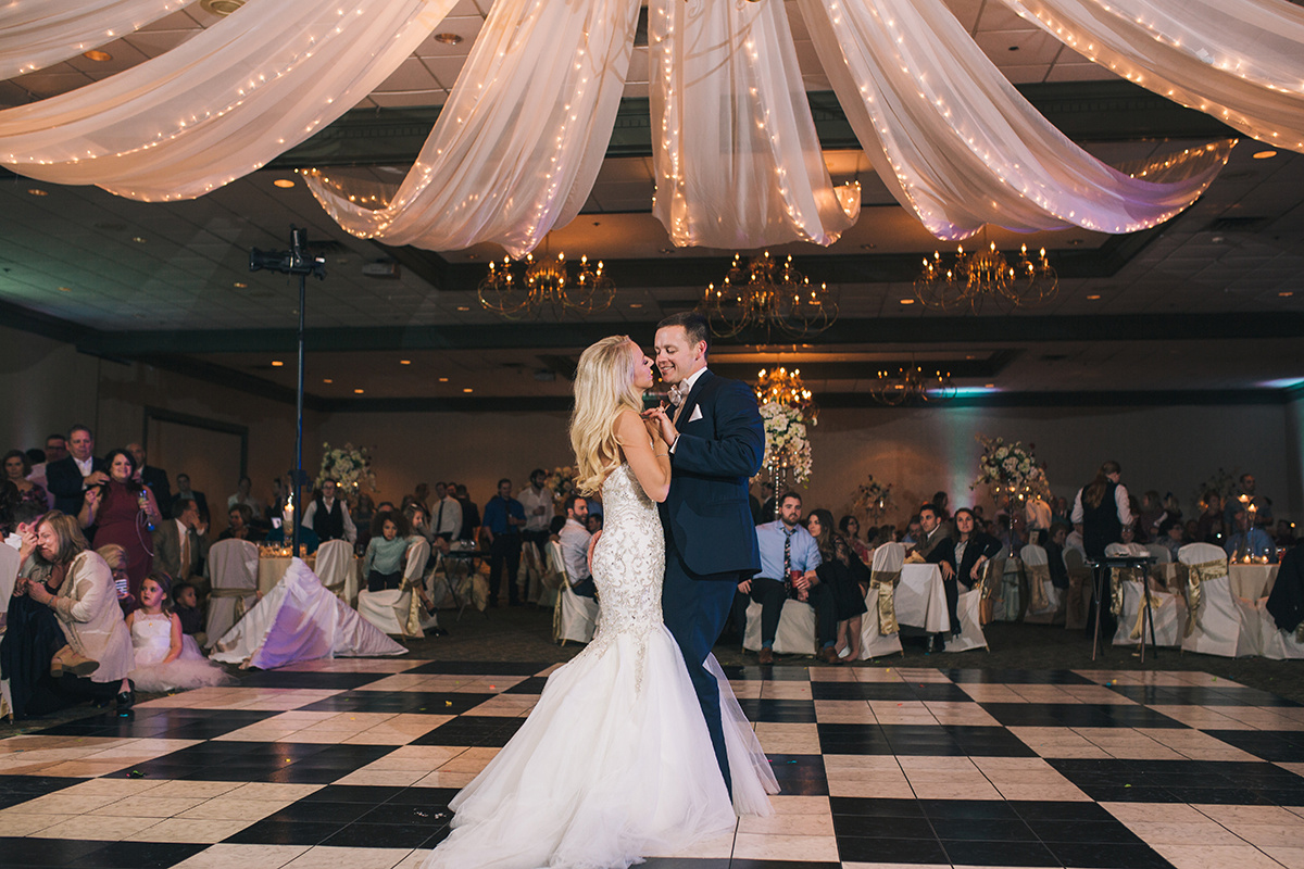 couple's first dance